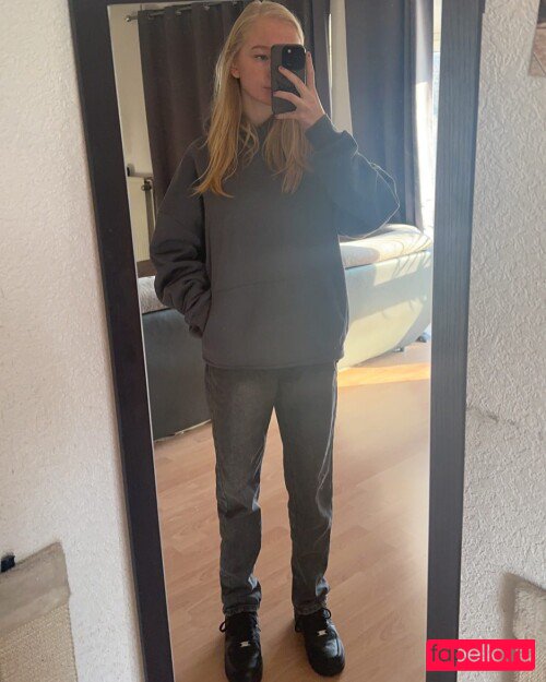 blonde_vivi Nude Onlyfans Photo 37