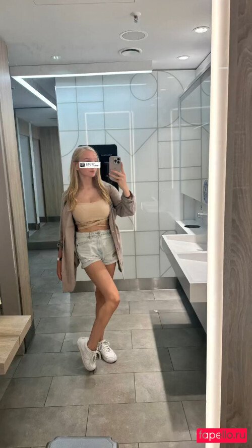 blonde_vivi Nude Onlyfans Photo 23