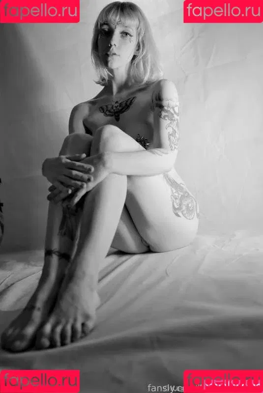 Elles Onlyfans Photo Gallery 