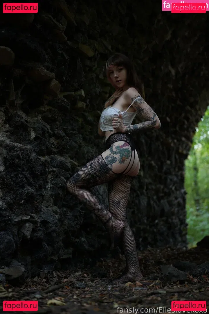 Elles Onlyfans Photo Gallery 