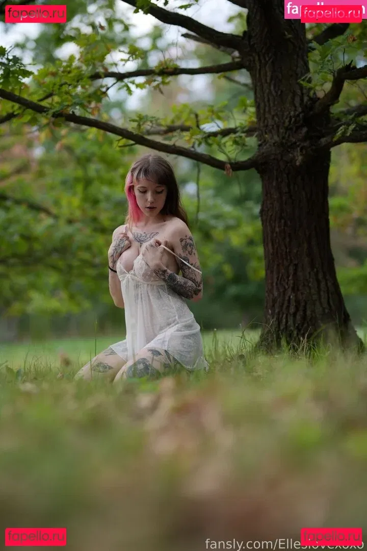 Elles Onlyfans Photo Gallery 