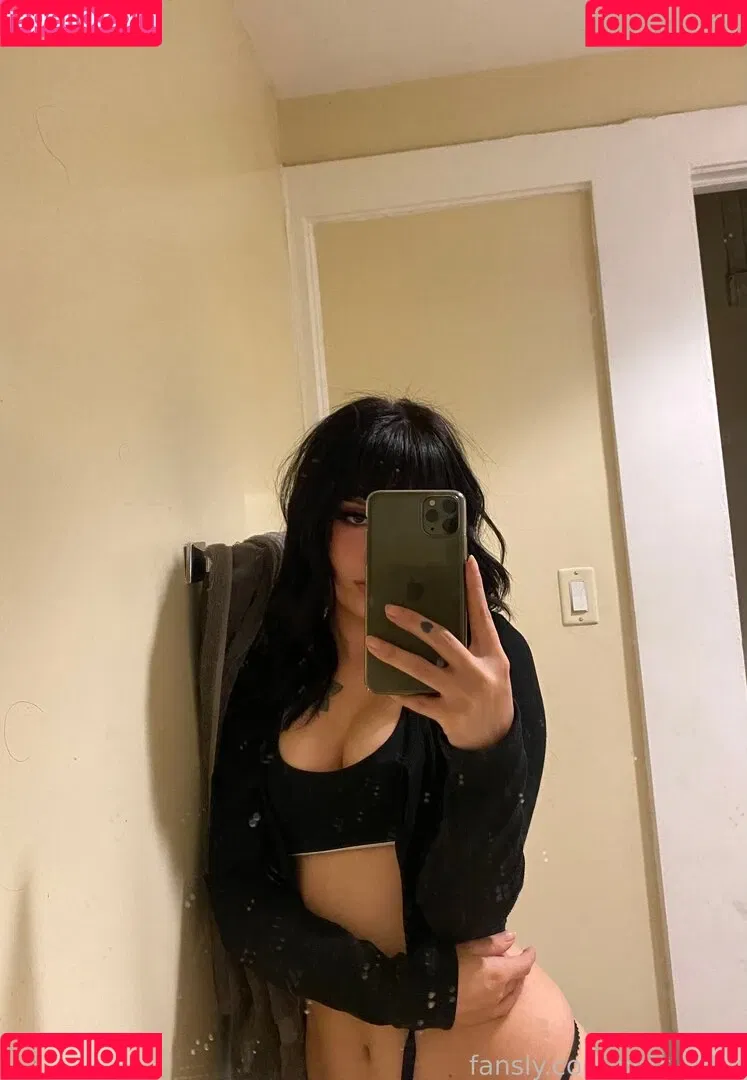 petriebby Onlyfans Photo Gallery 