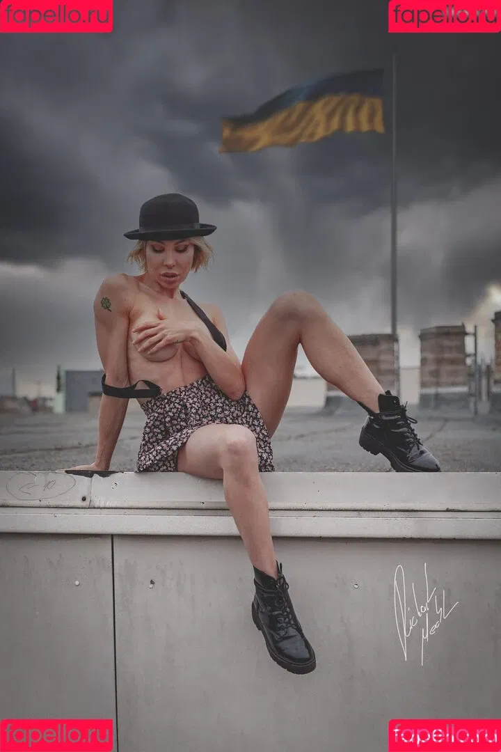 Nathalie Crivelli Onlyfans Photo Gallery 