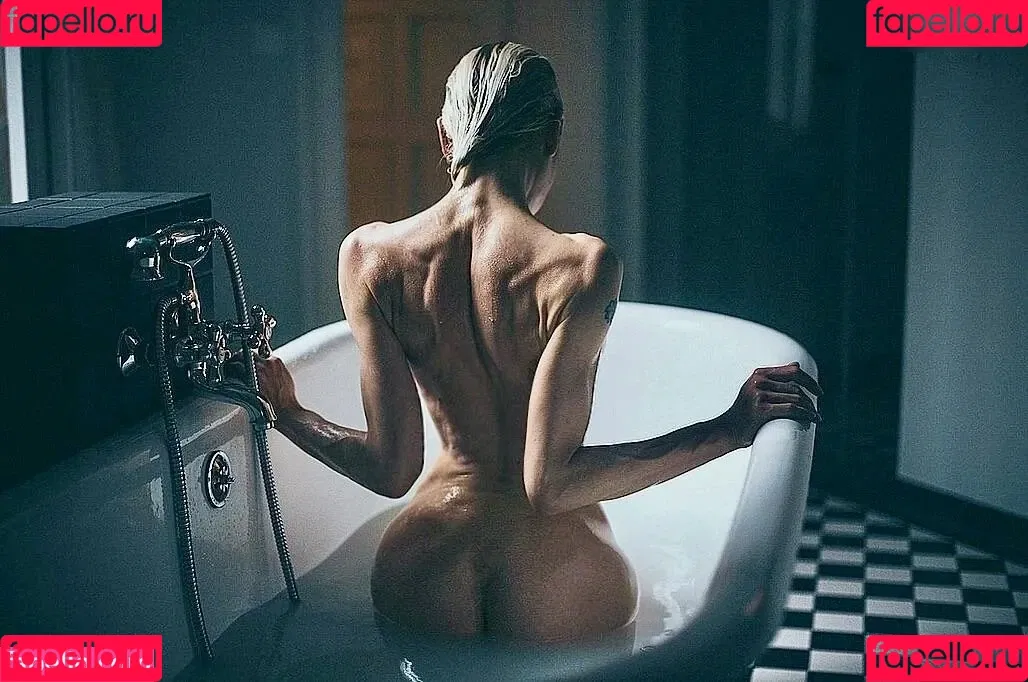Nathalie Crivelli Onlyfans Photo Gallery 