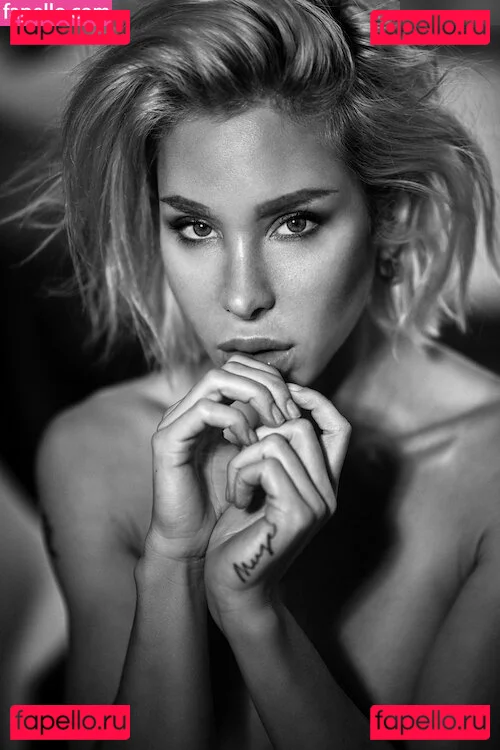 Nathalie Crivelli Onlyfans Photo Gallery 