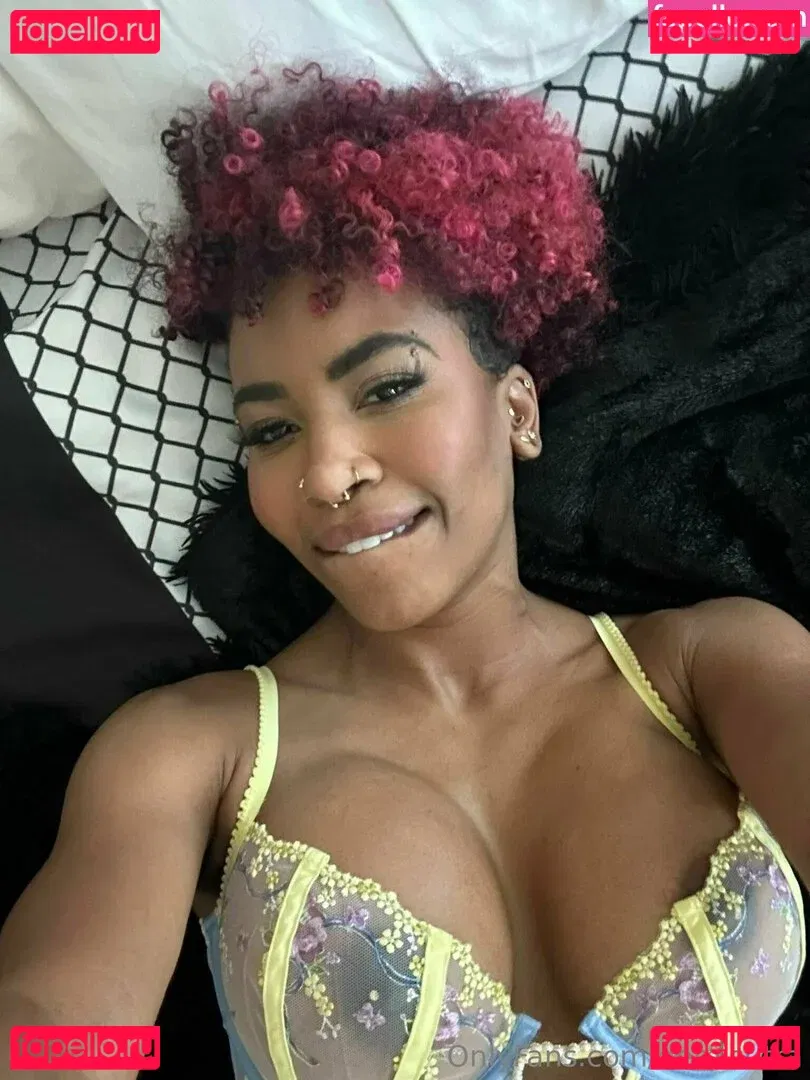 Demi Sutra Onlyfans Photo Gallery 