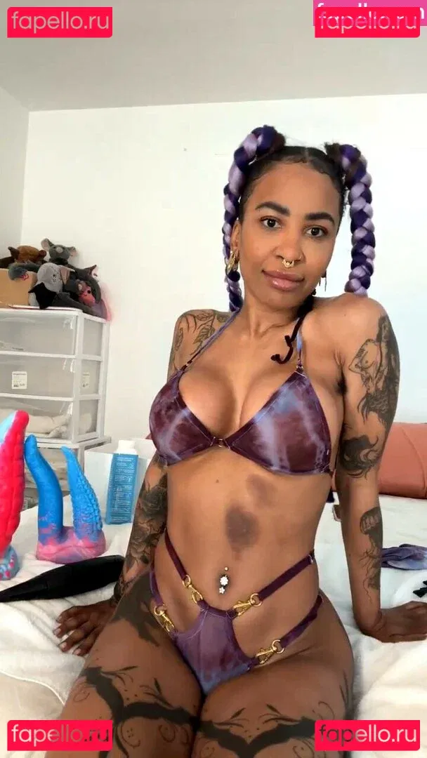 Demi Sutra Onlyfans Photo Gallery 