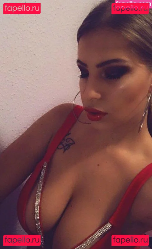 Eve Dapic Onlyfans Photo Gallery 