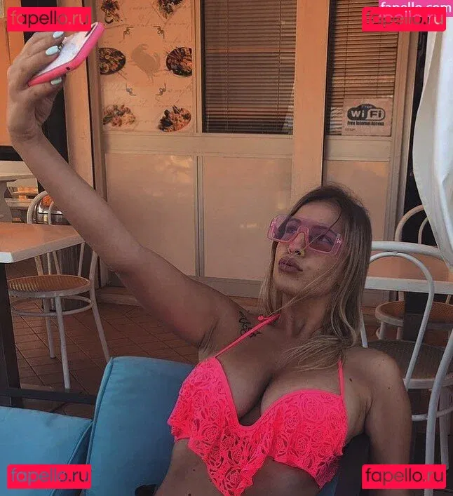 Eve Dapic Onlyfans Photo Gallery 