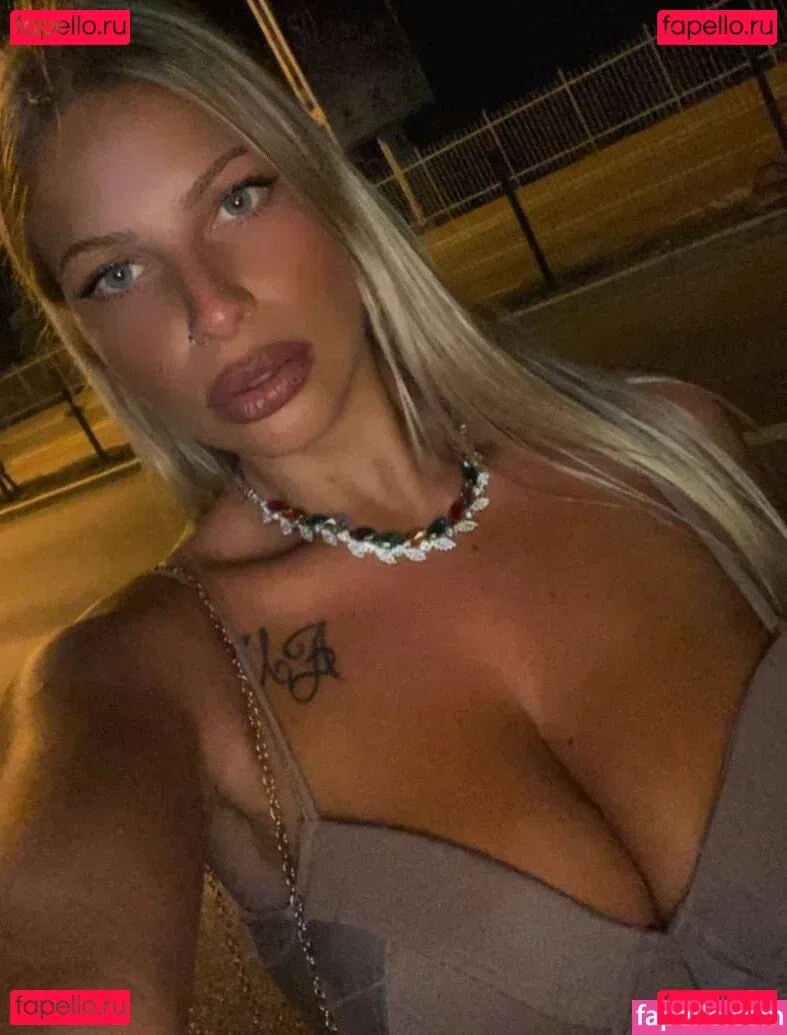 Eve Dapic Onlyfans Photo Gallery 