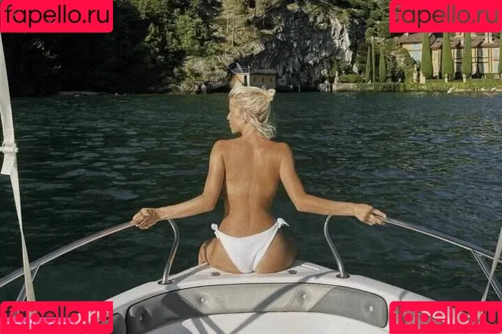 Caro Daur Onlyfans Photo Gallery 