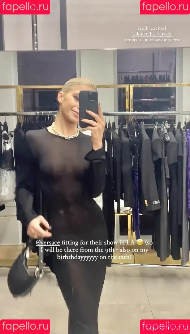 Caro Daur Onlyfans Photo Gallery 
