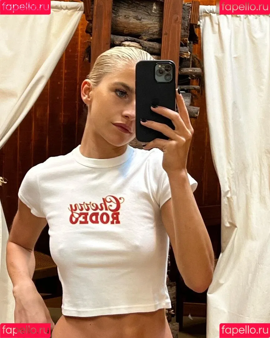 Caro Daur Onlyfans Photo Gallery 