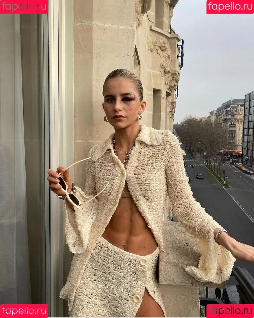 Caro Daur Onlyfans Photo Gallery 