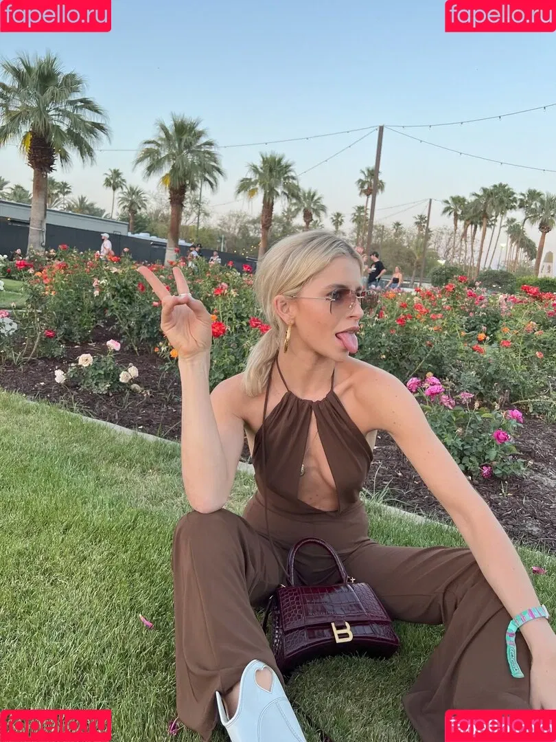 Caro Daur Onlyfans Photo Gallery 