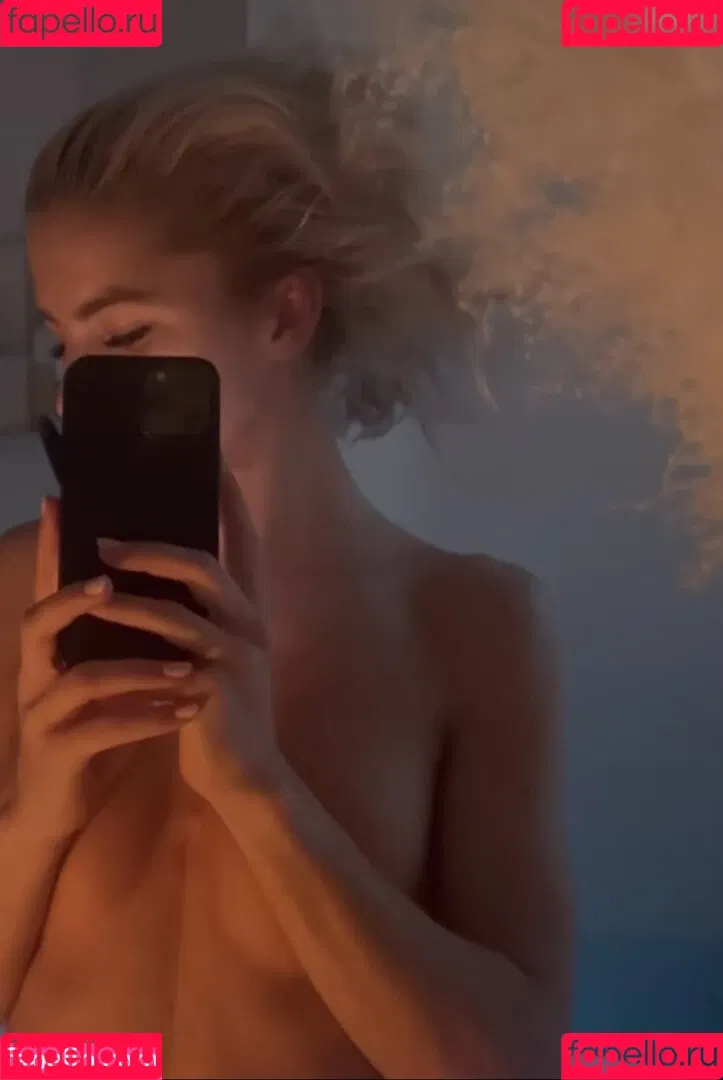 Caro Daur Onlyfans Photo Gallery 