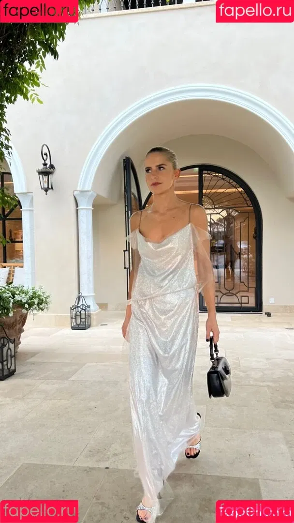 Caro Daur Onlyfans Photo Gallery 