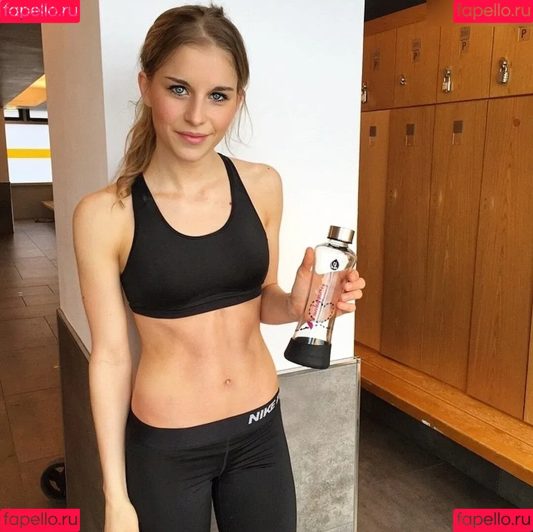 Caro Daur Onlyfans Photo Gallery 