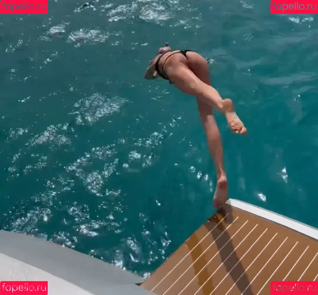 Caro Daur Onlyfans Photo Gallery 