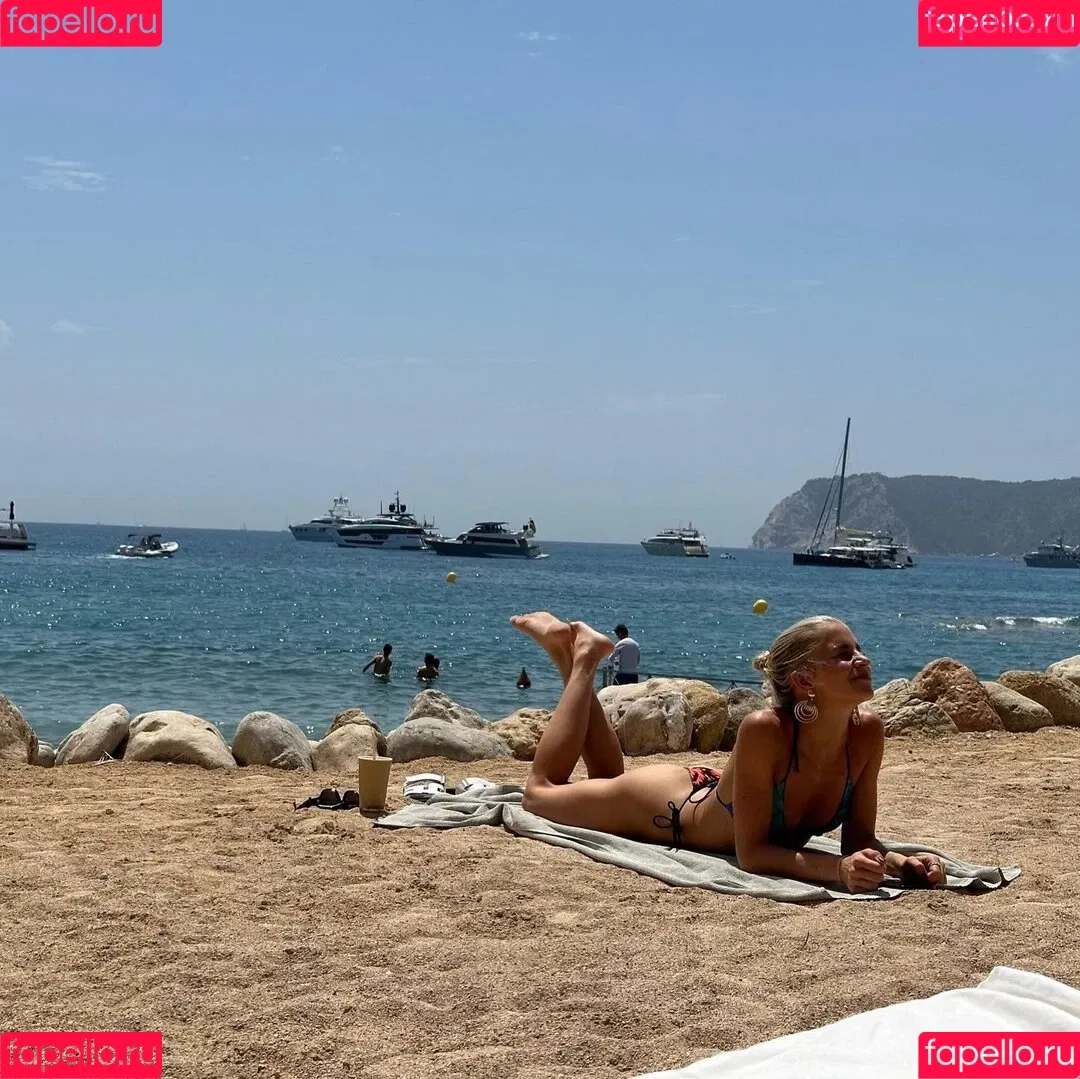 Caro Daur Onlyfans Photo Gallery 