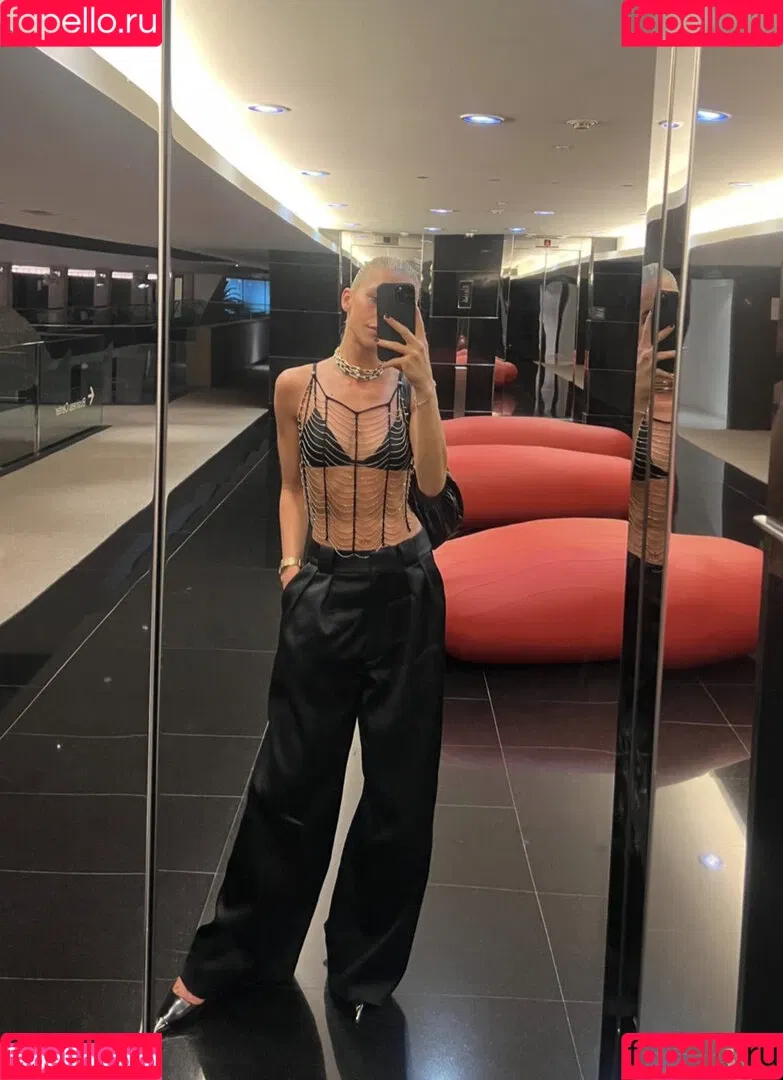Caro Daur Onlyfans Photo Gallery 