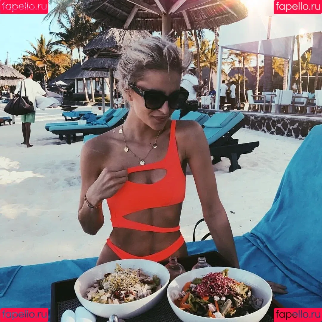 Caro Daur Onlyfans Photo Gallery 