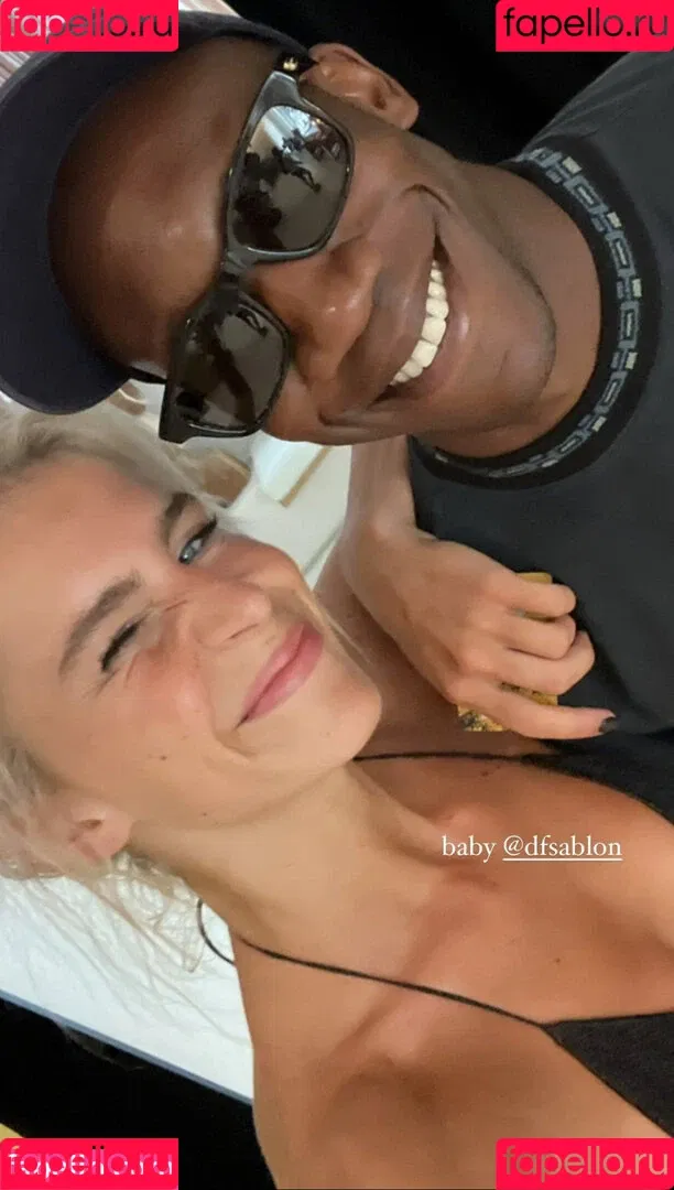 Caro Daur Onlyfans Photo Gallery 