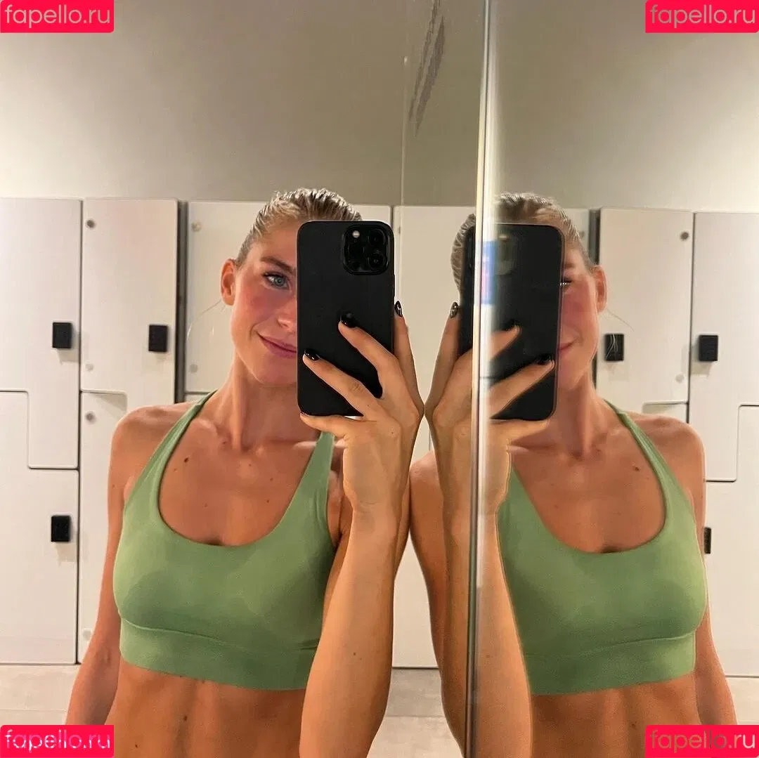 Caro Daur Onlyfans Photo Gallery 