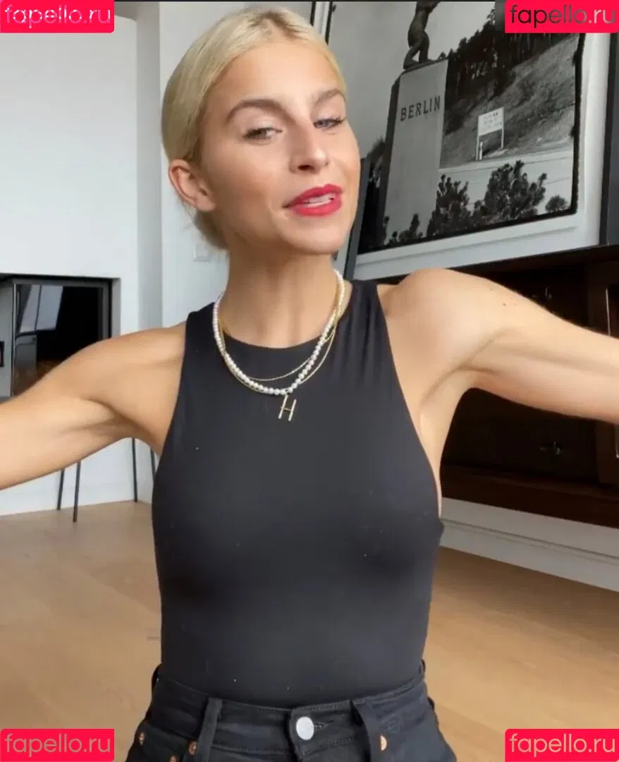 Caro Daur Onlyfans Photo Gallery 