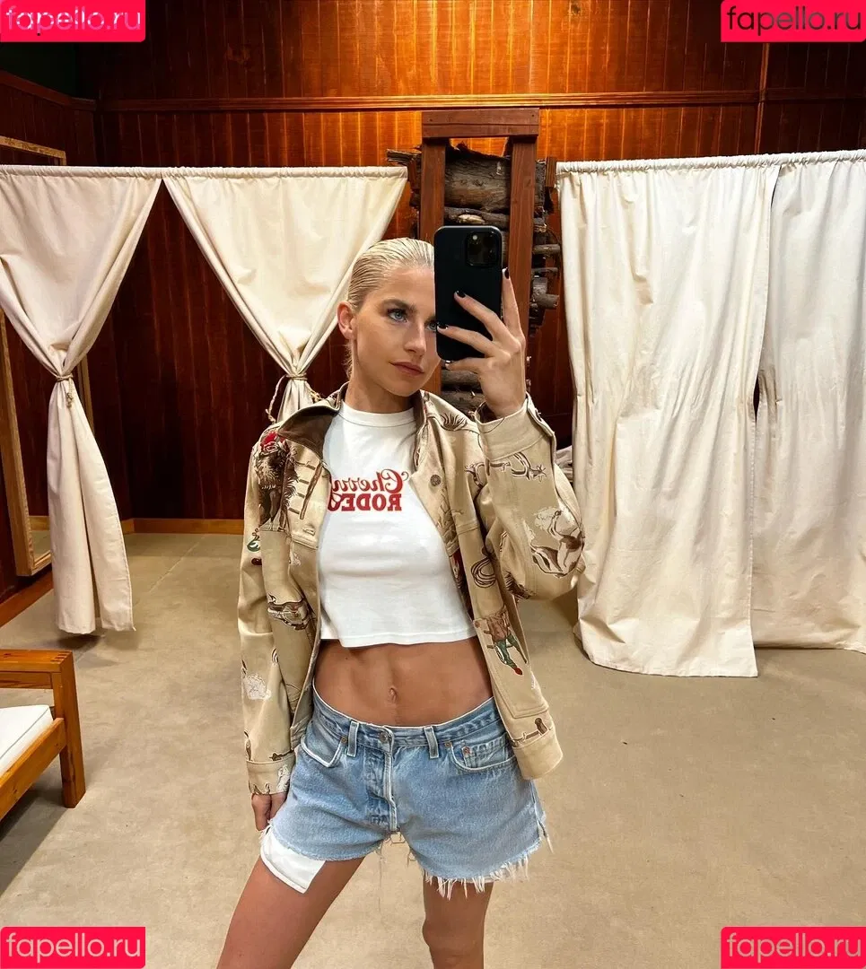 Caro Daur Onlyfans Photo Gallery 