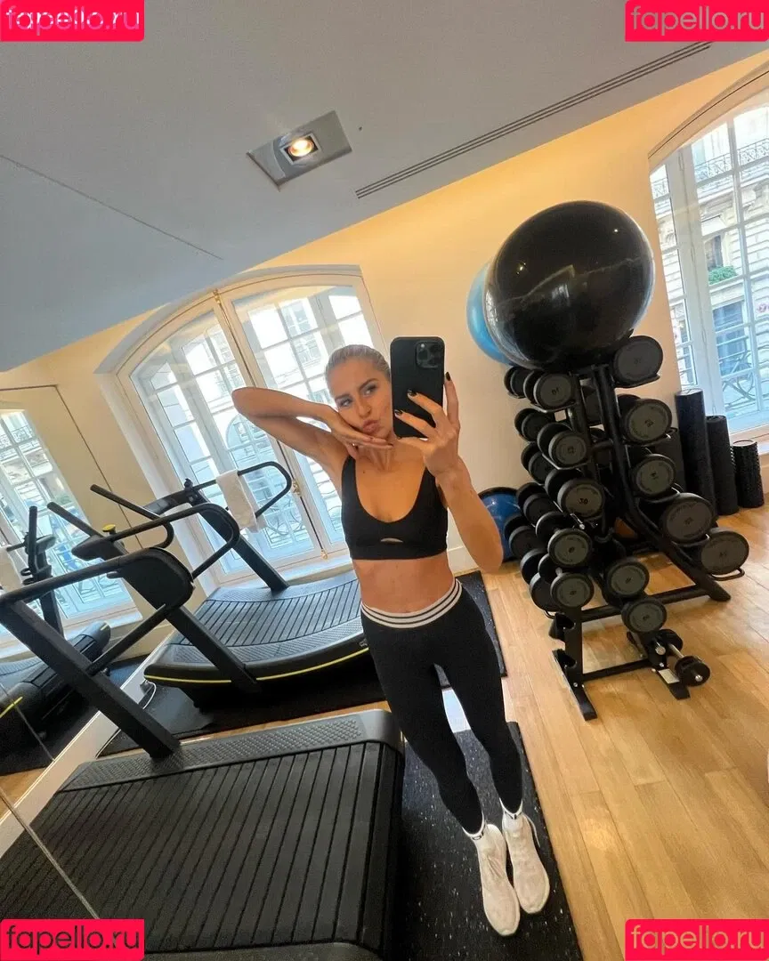 Caro Daur Onlyfans Photo Gallery 