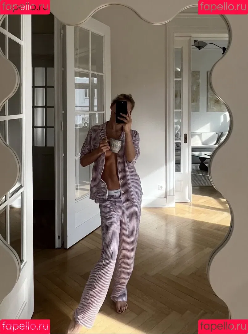 Caro Daur Onlyfans Photo Gallery 