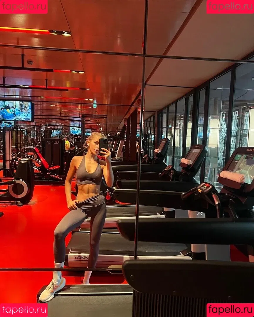 Caro Daur Onlyfans Photo Gallery 