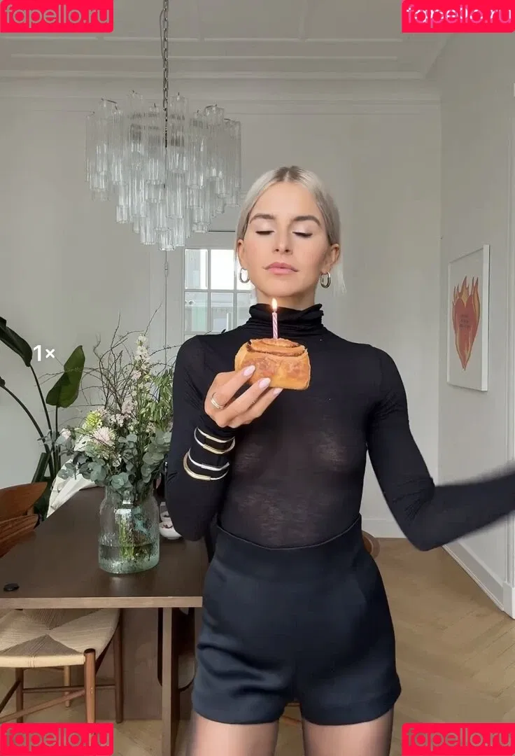 Caro Daur Onlyfans Photo Gallery 