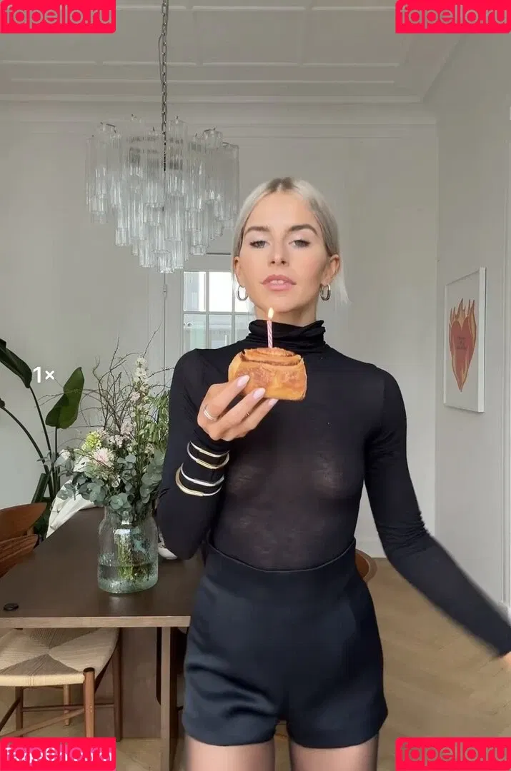 Caro Daur Onlyfans Photo Gallery 