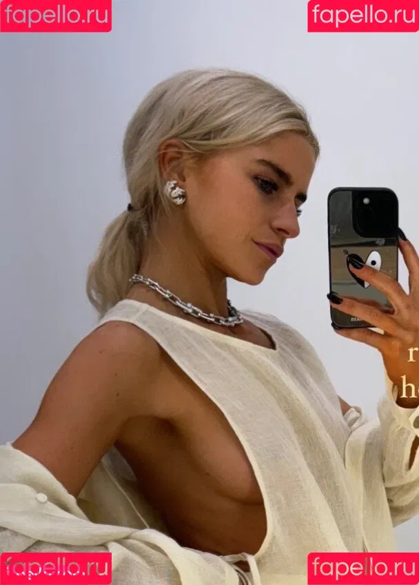 Caro Daur Onlyfans Photo Gallery 