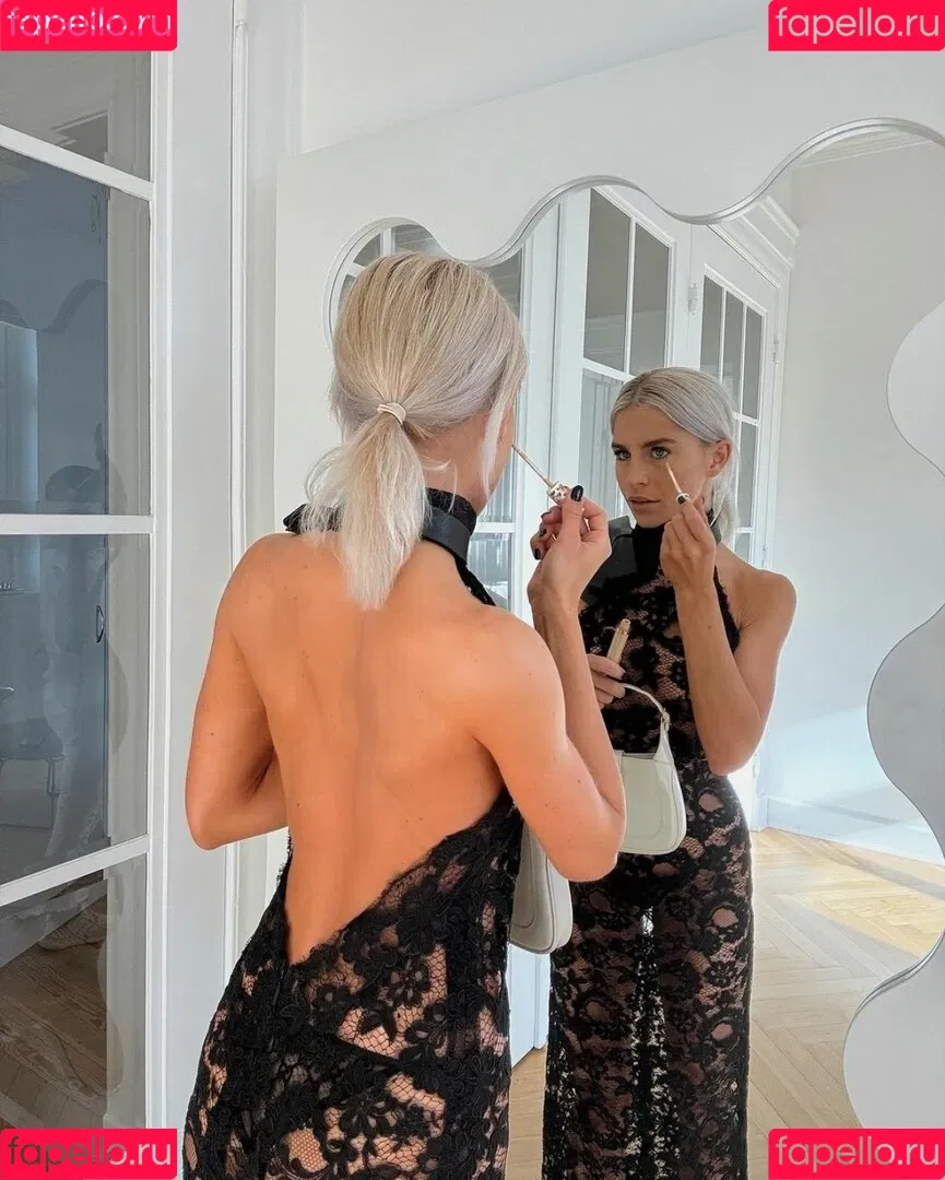 Caro Daur Onlyfans Photo Gallery 