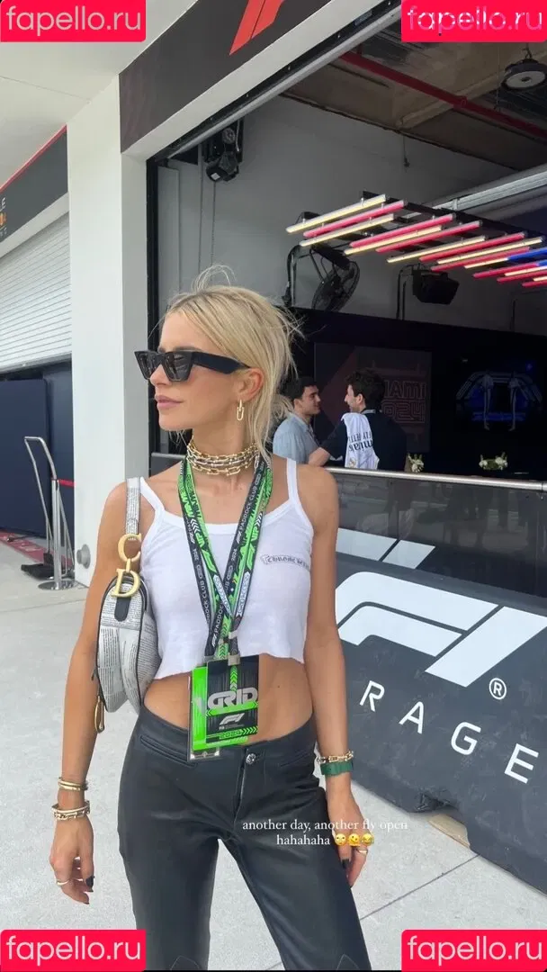 Caro Daur Onlyfans Photo Gallery 