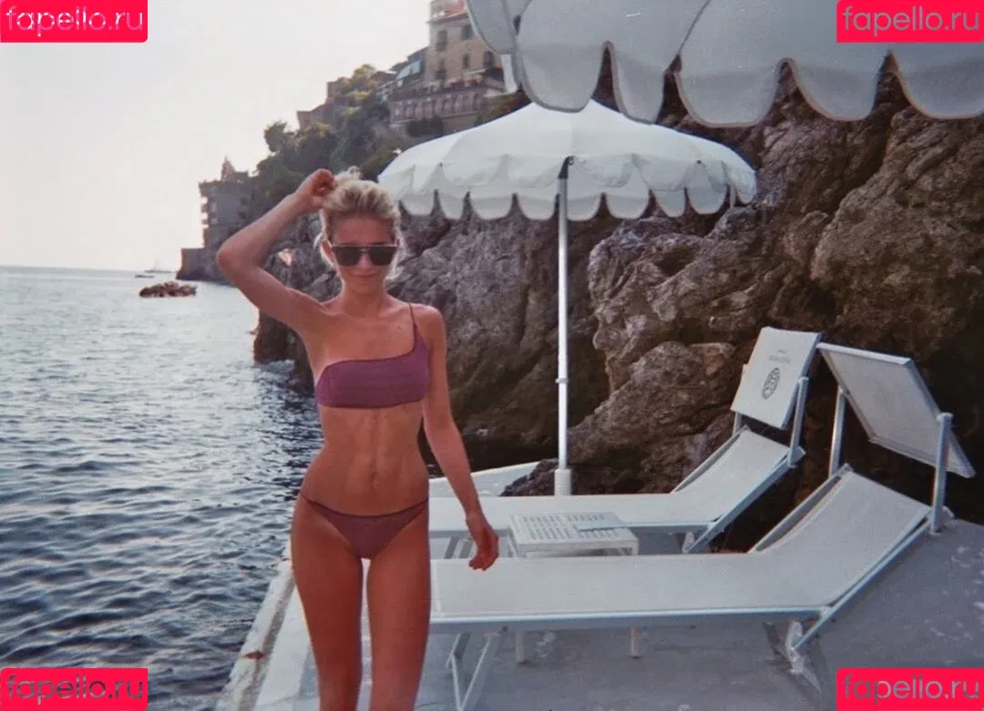 Caro Daur Onlyfans Photo Gallery 