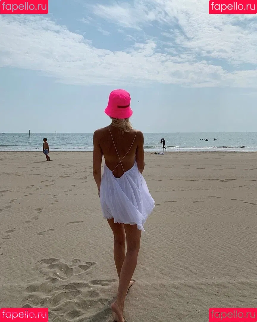 Caro Daur Onlyfans Photo Gallery 
