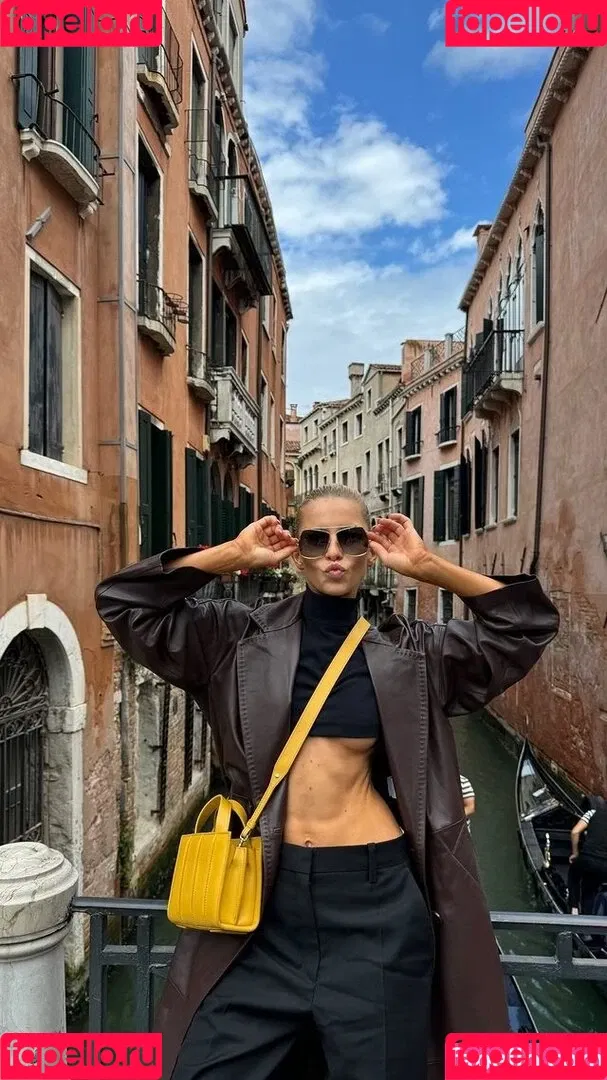 Caro Daur Onlyfans Photo Gallery 