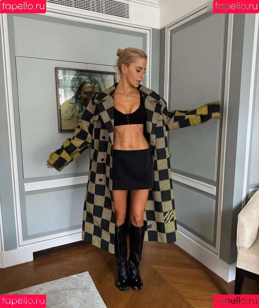 Caro Daur Onlyfans Photo Gallery 