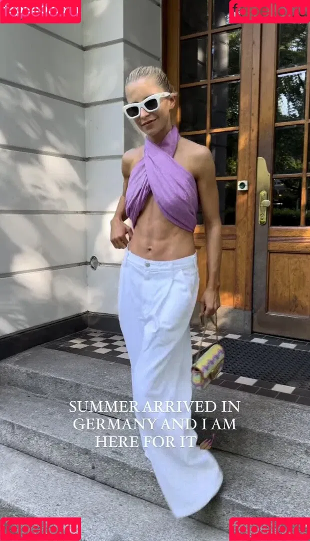Caro Daur Onlyfans Photo Gallery 