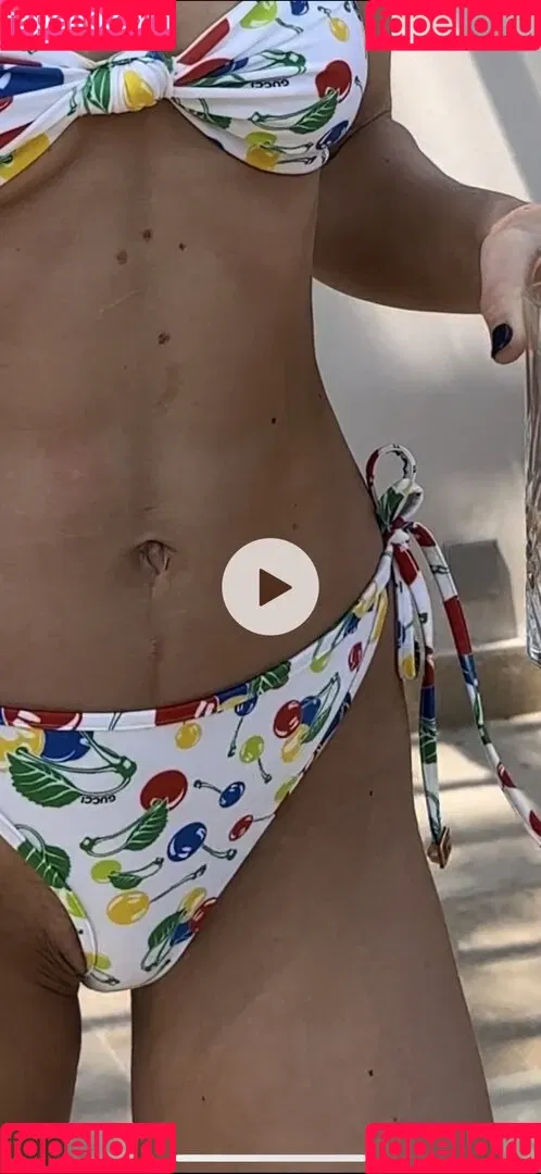 Caro Daur Onlyfans Photo Gallery 