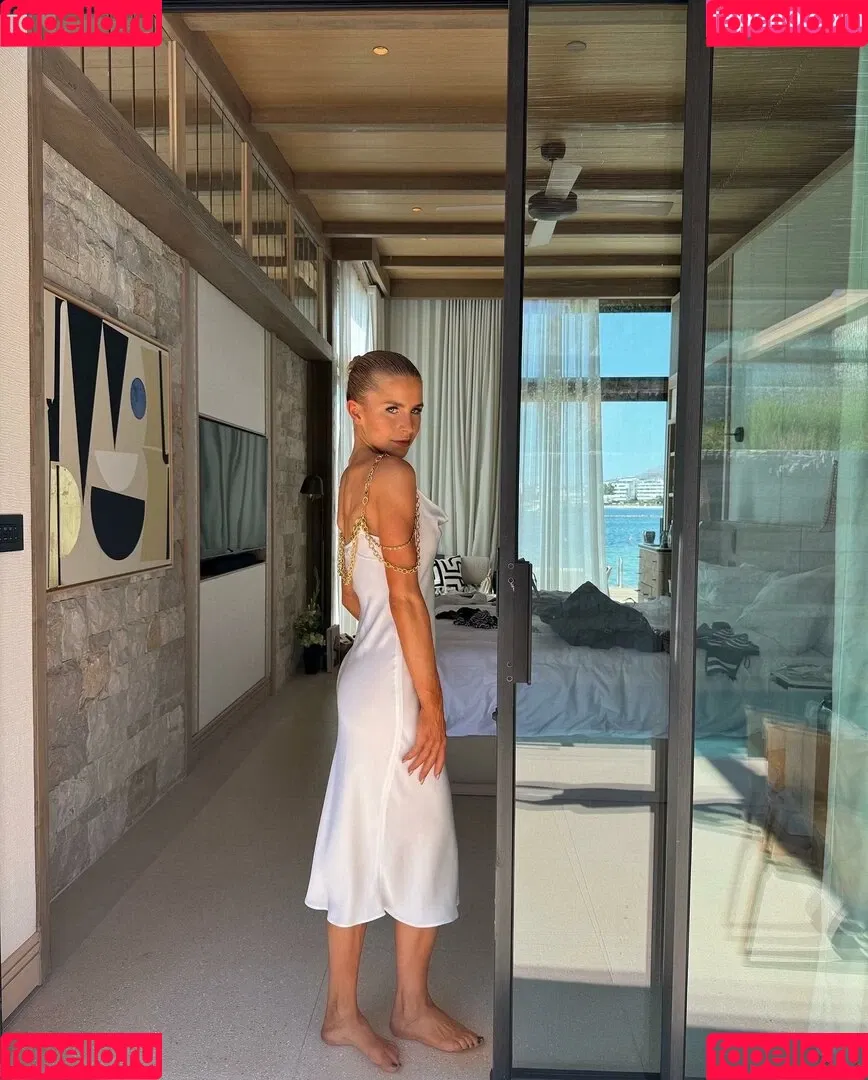Caro Daur Onlyfans Photo Gallery 