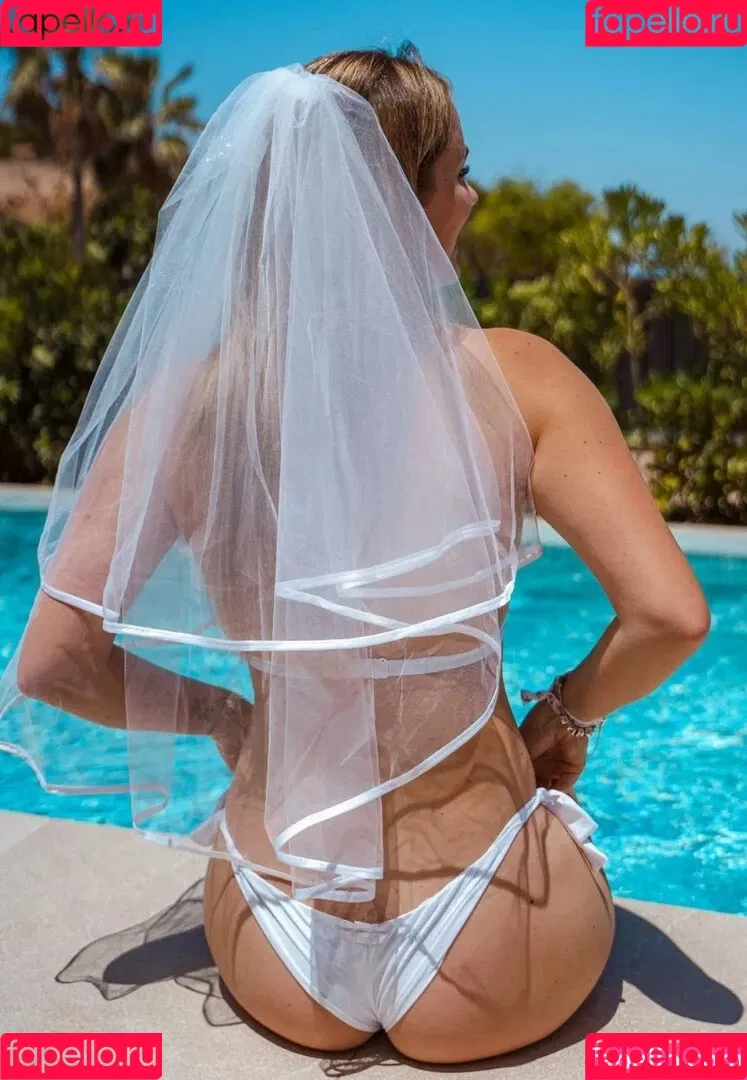 Mone Mahoni Onlyfans Photo Gallery 