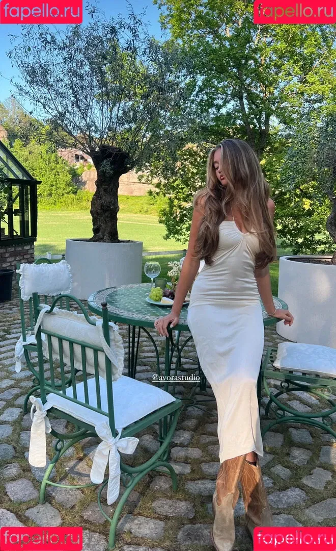 Sophie stray Onlyfans Photo Gallery 