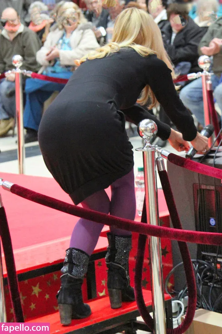 Stefanie Hertel Onlyfans Photo Gallery 