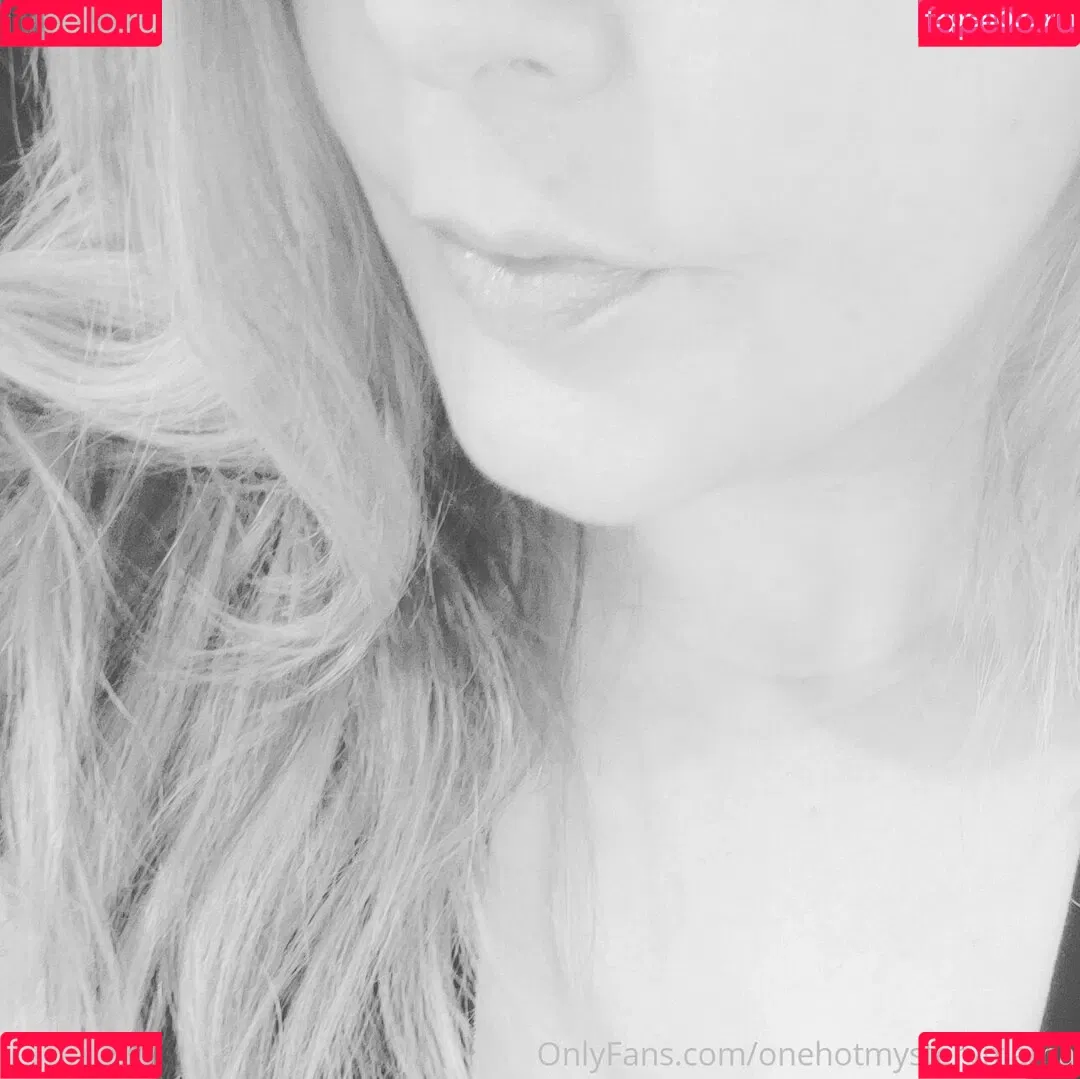 onehotmysterymama Onlyfans Photo Gallery 
