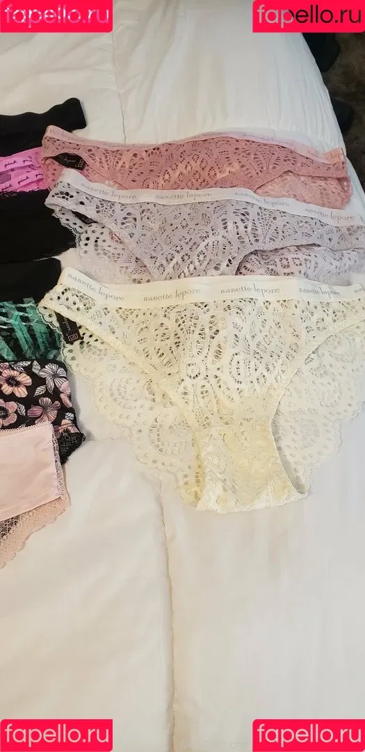 onehotmysterymama Onlyfans Photo Gallery 